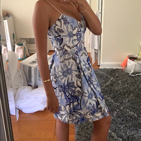 elegant embroidered dress - Picture 2 of 5